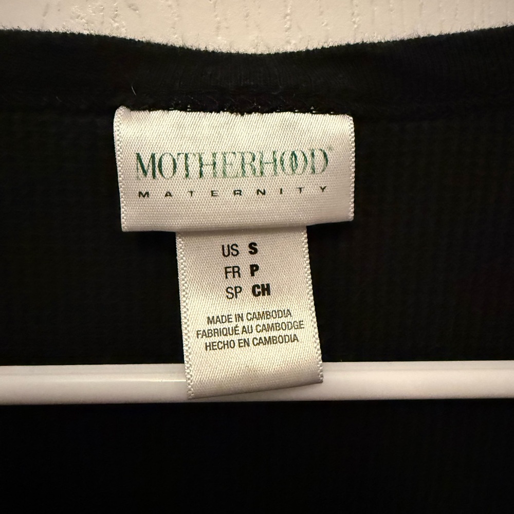 Motherhood Maternity Black Long Sleeve V-Neck Top - Picture 3 of 5